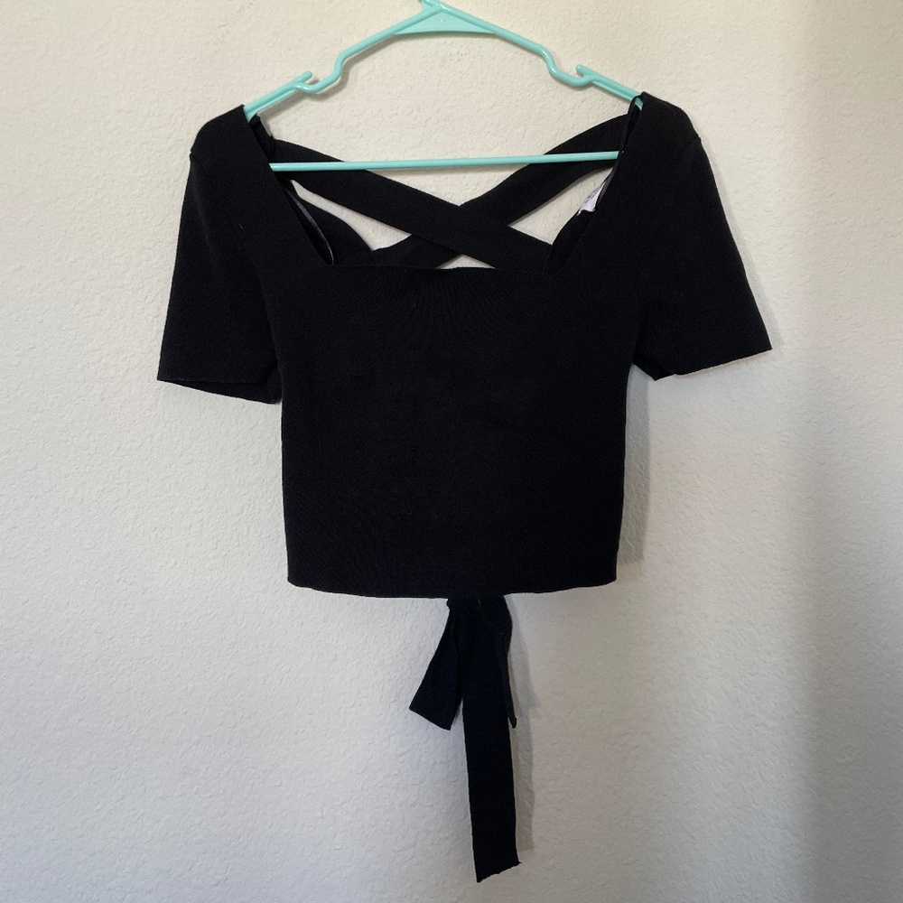 Sexy Cropped back-tie short sleeve square neck sweater size M